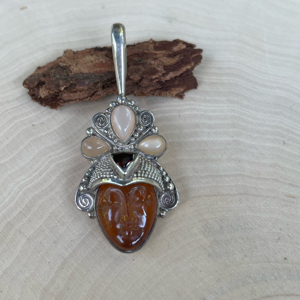 Vintage Sajen Amber Goddess Pendant With Pink Moonstone 89$